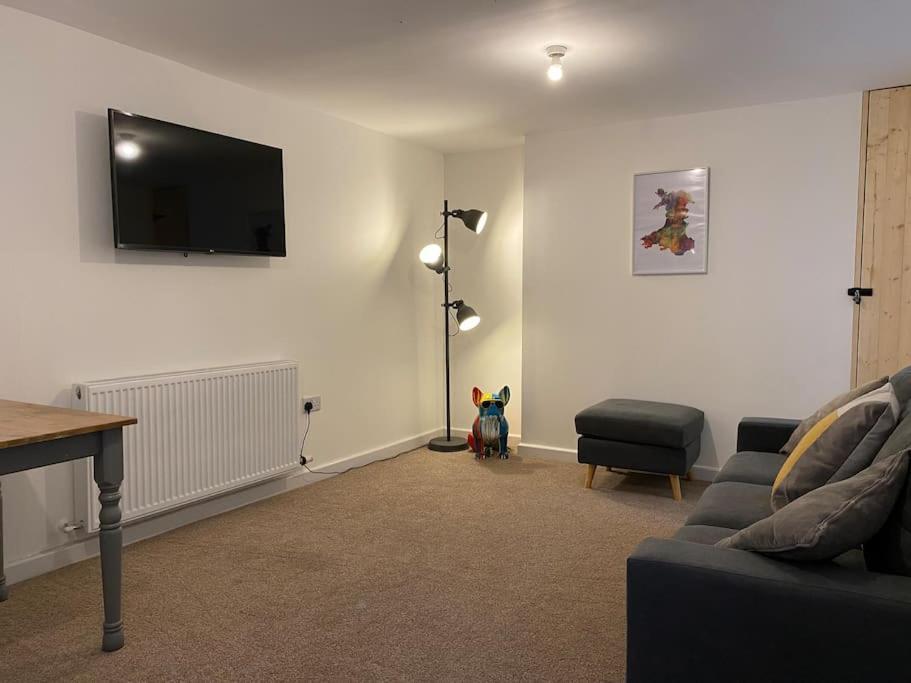 Modern 2 Bedroom Cottage Near Bike Park Wales. Merthyr Tydfil Kültér fotó